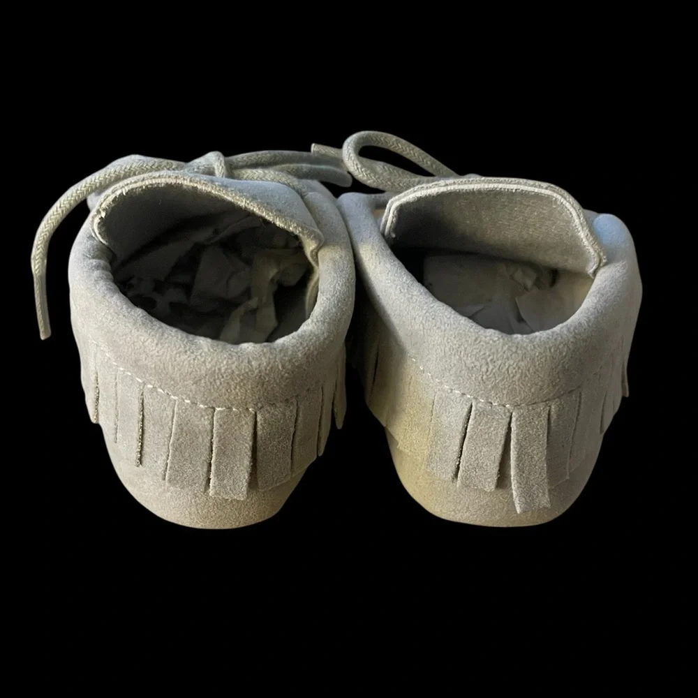 🤍🩶ROMIRUS Soft Gray Kids Shoes moccasin style size 2 (3-6mos) New without tags